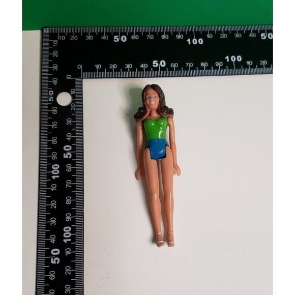 Mini Daisy Duke Action Figure 1981 Warner Bros Inc Made in Hong Kong - Picture 9 of 9
